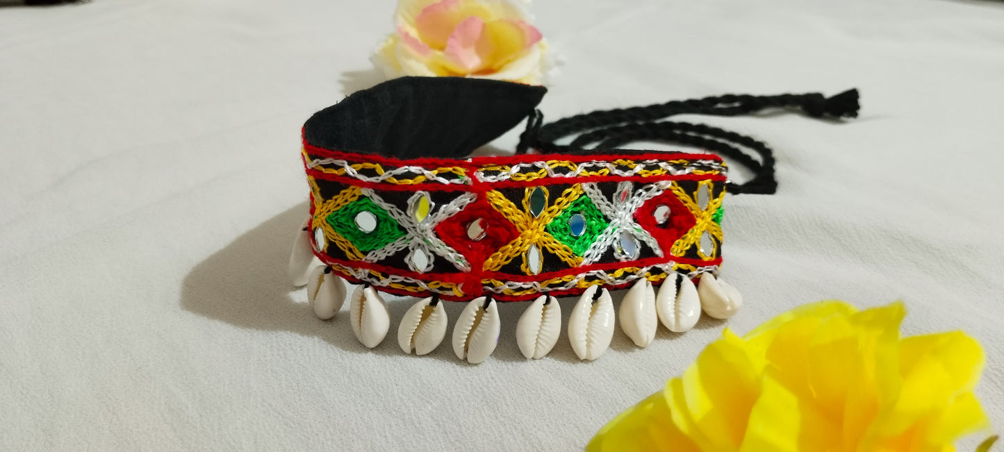 cowrie choker