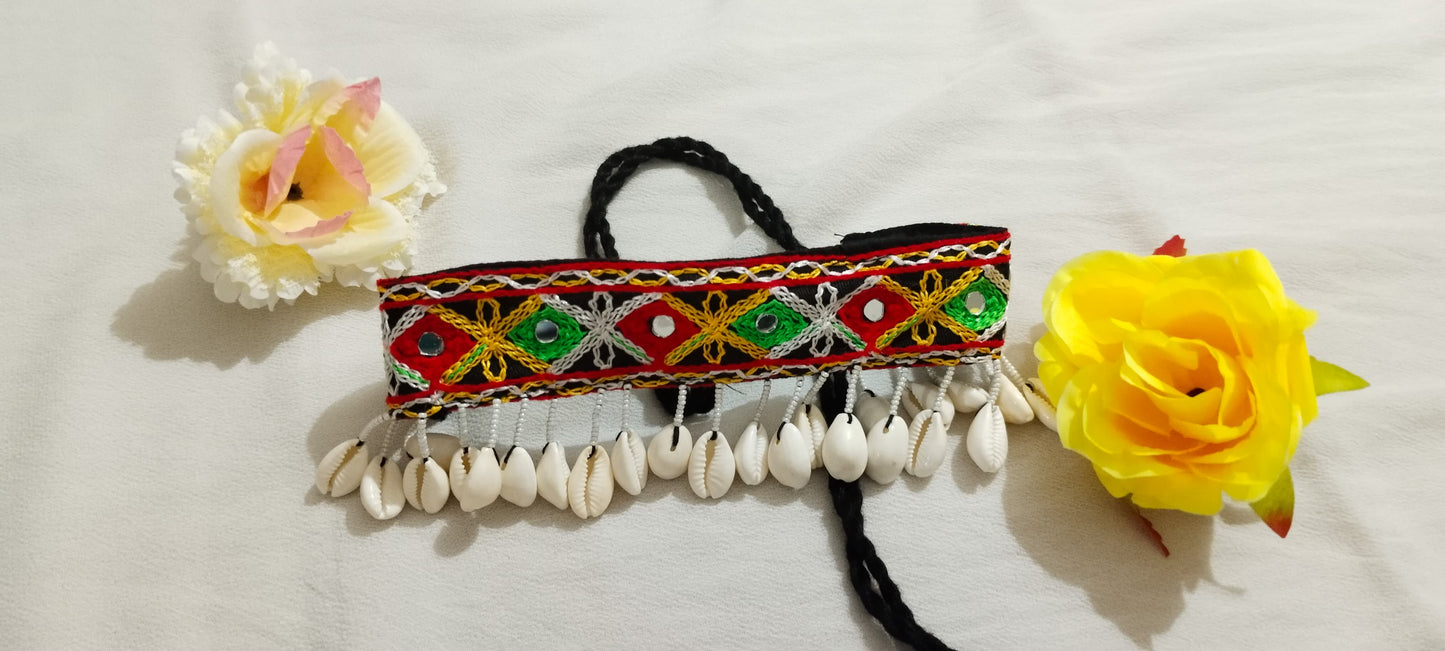 cowrie choker