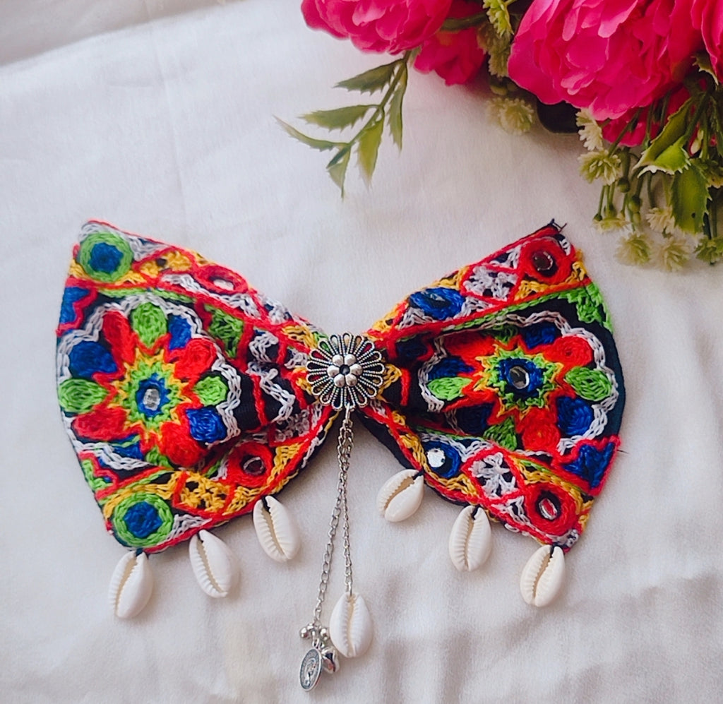 Cowrie hair bow