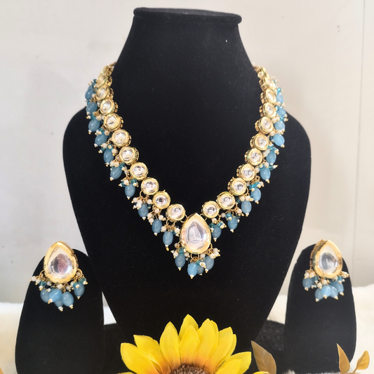 Short kundan necklace