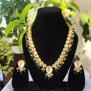 Black kundan necklace