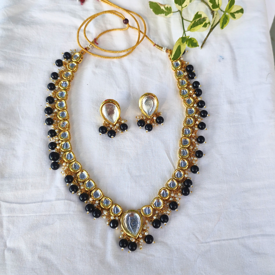 Black kundan necklace