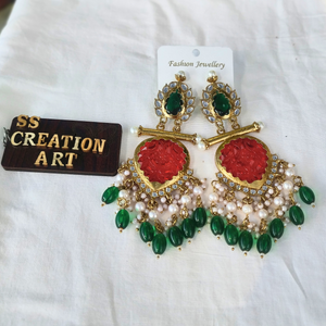 Red & green kundan earings