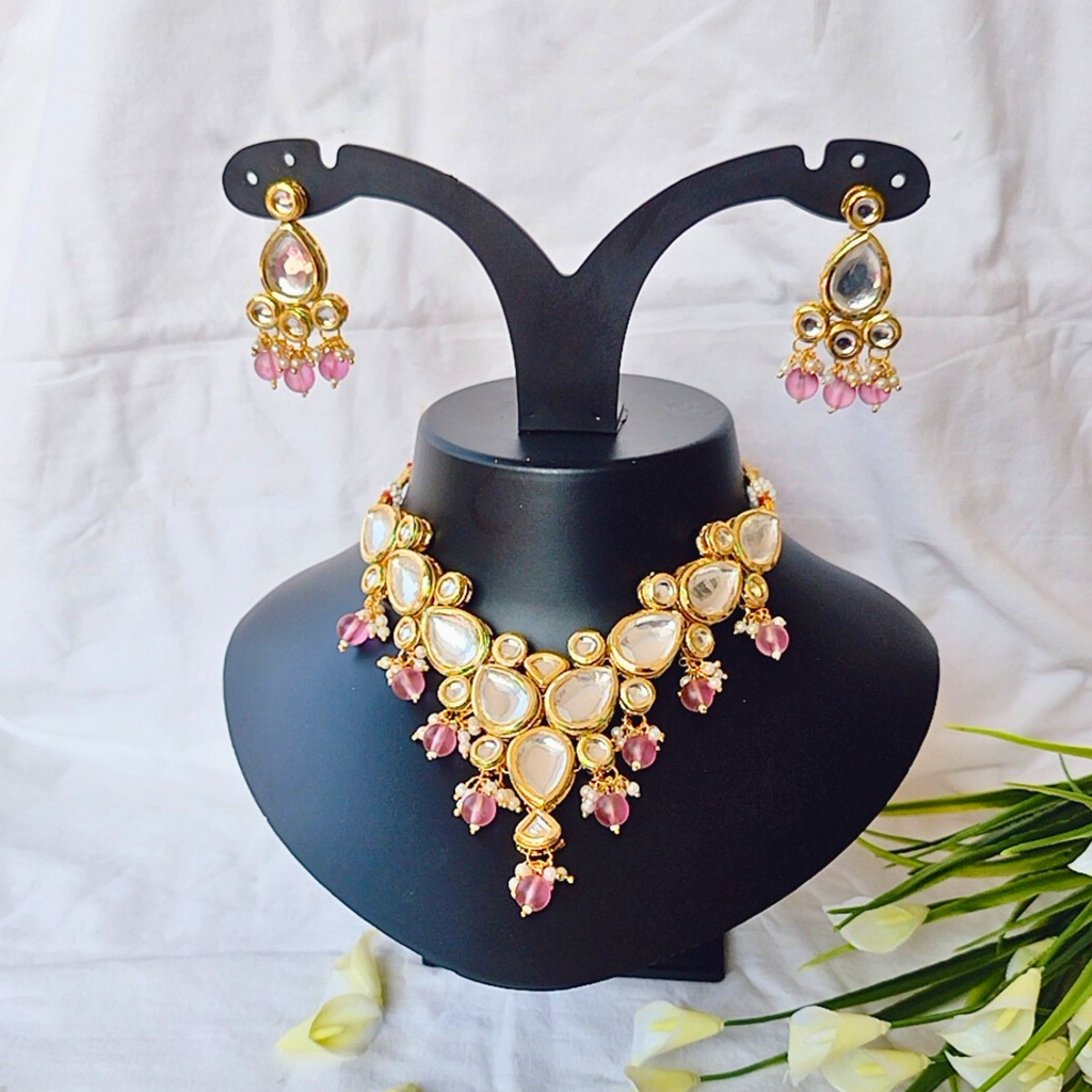 Light pink kundan chokar necklace - Main Image