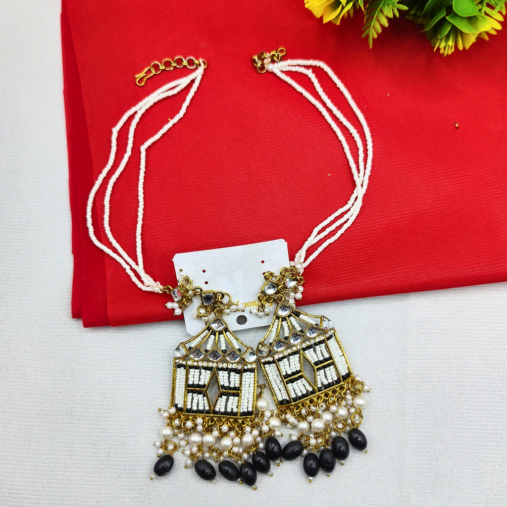 Temple earings Black