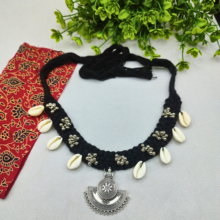 Black Thread necklace