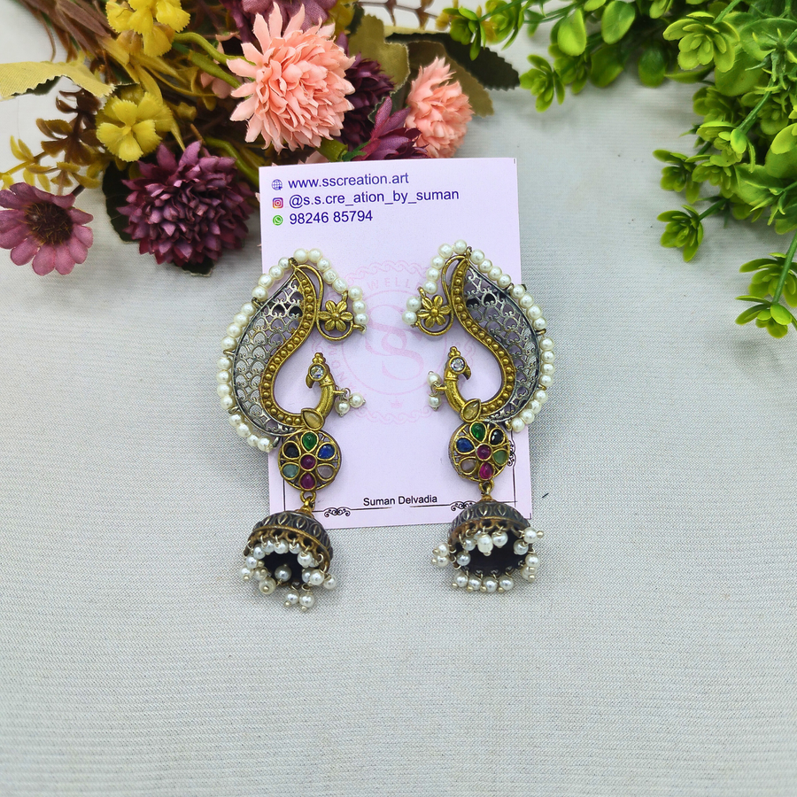Peacock earcuff multicolour
