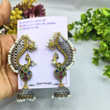 Peacock earcuff multicolour