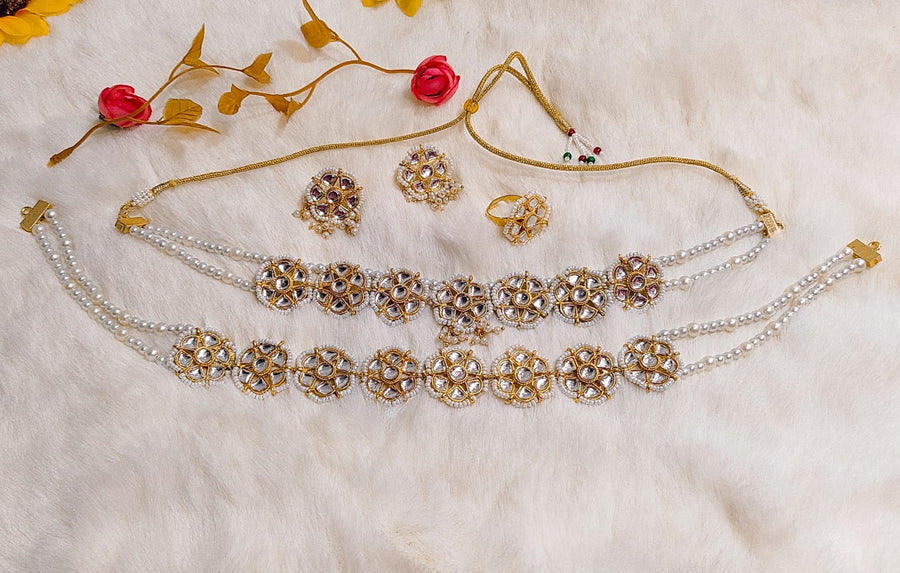 white Necklace with  shishful