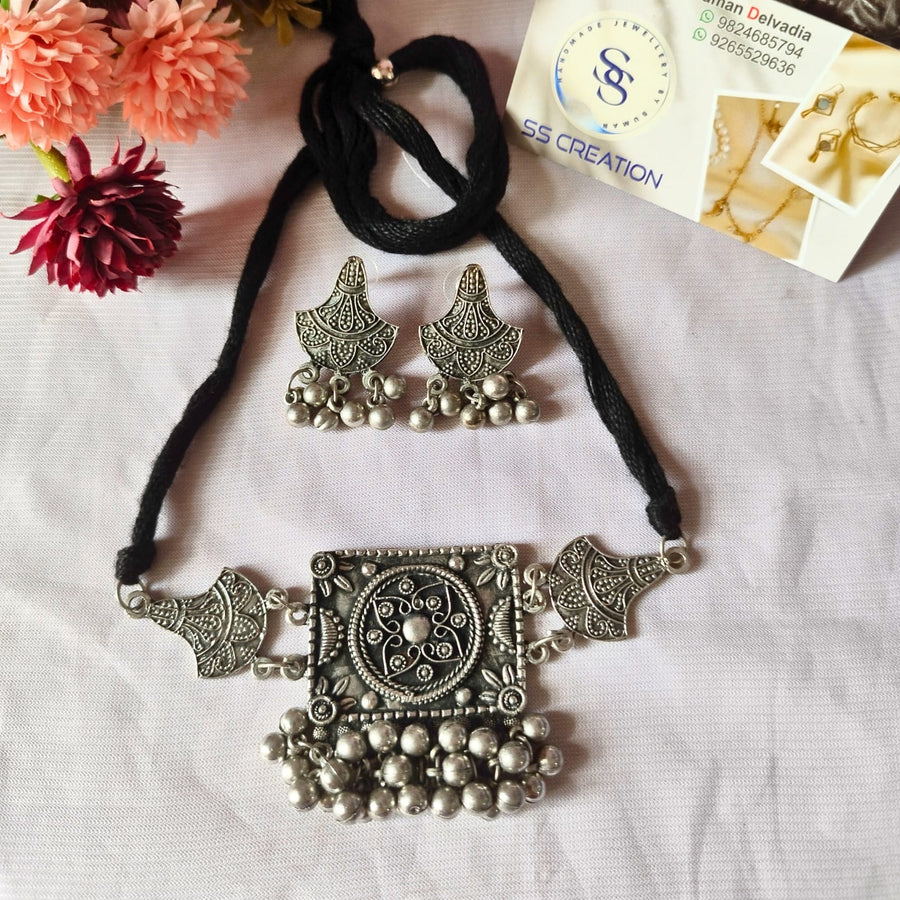 oxodised necklace